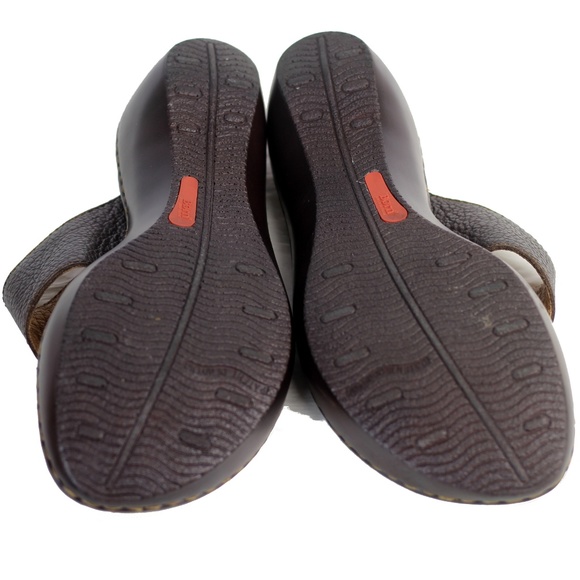 BORN Womens Leather Thong Sandals 10 Brown - Picture 7 of 8